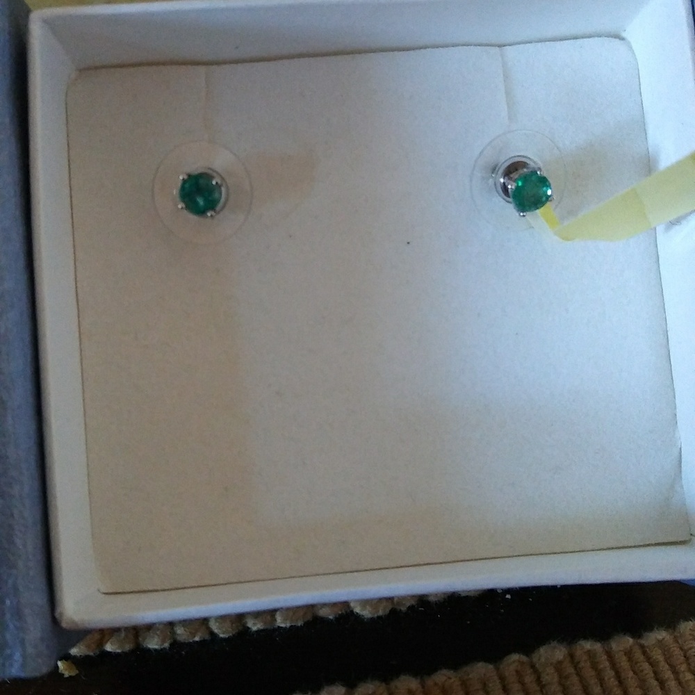 Kagem Emerald Stud Earrings(0.89) Carats.